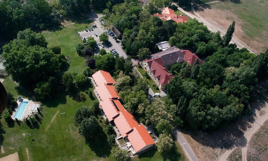 Geréby Kúria Hotel és Lovasudvar Lajosmizse Extérieur photo